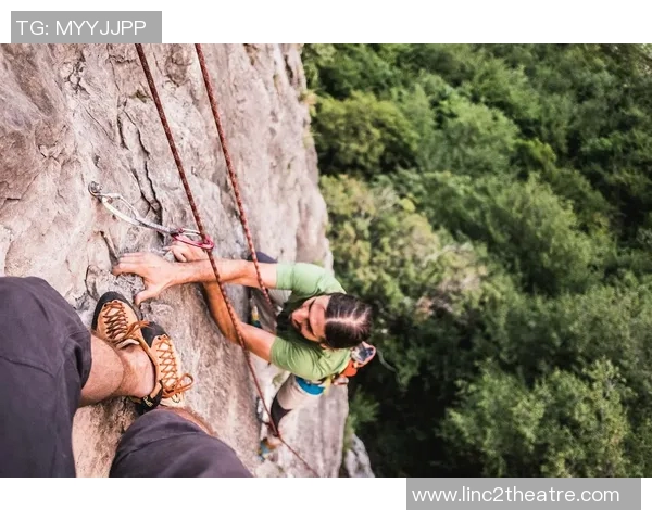 广州攀岩队的转型之路与攀岩热潮的兴起解析 广州攀岩队的转型之路与攀岩热潮的兴起解析