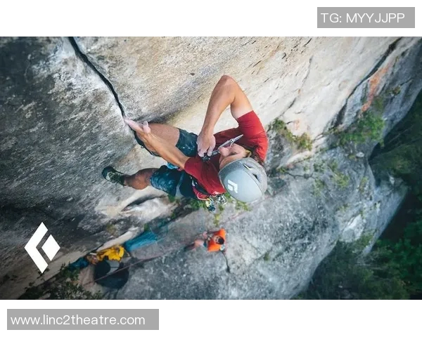 深圳攀岩队的包夹体系与攀岩战术的深度解析与应用探讨 深圳攀岩队的包夹体系与攀岩战术的深度解析与应用探讨
